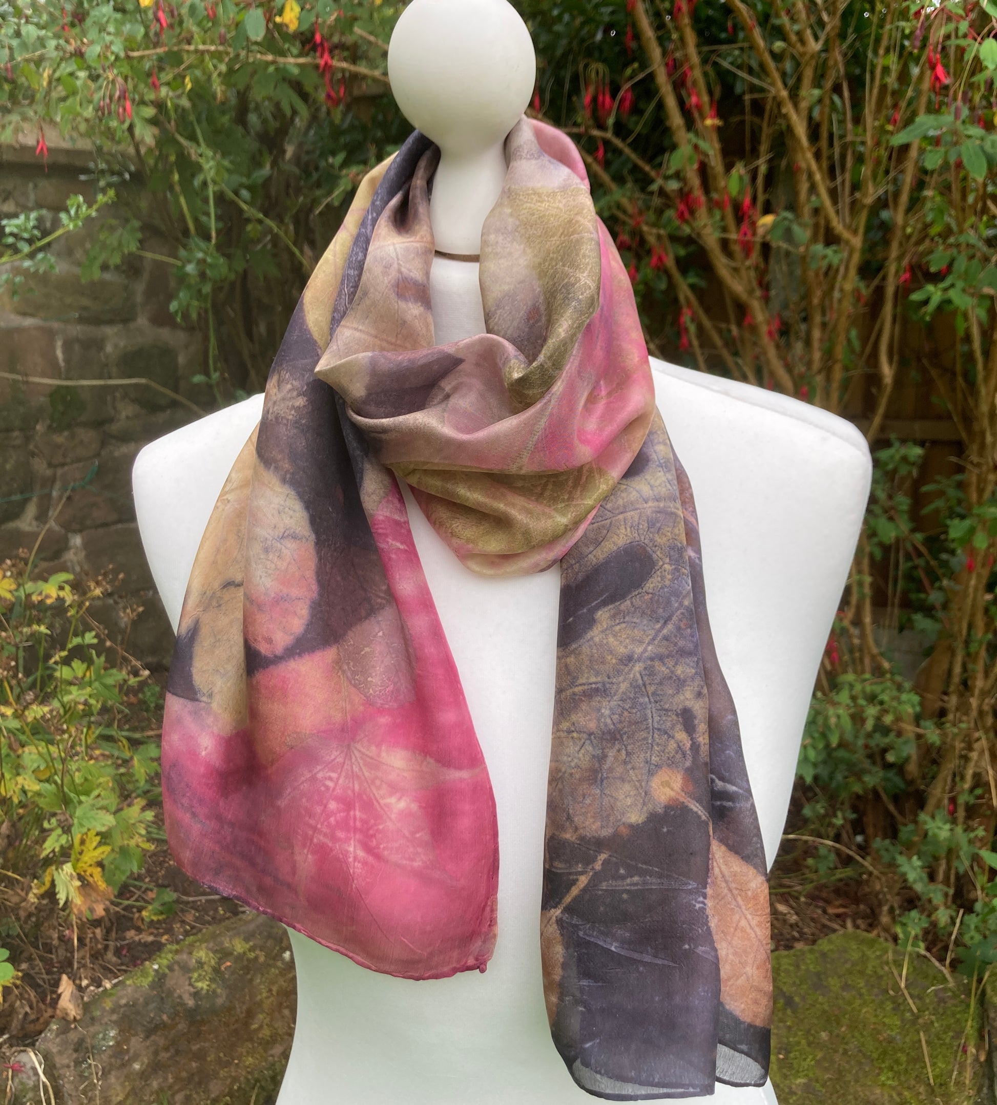 Silk scarf with three dyes, catalpa, fig and cotinus leaves [SC110] image 2