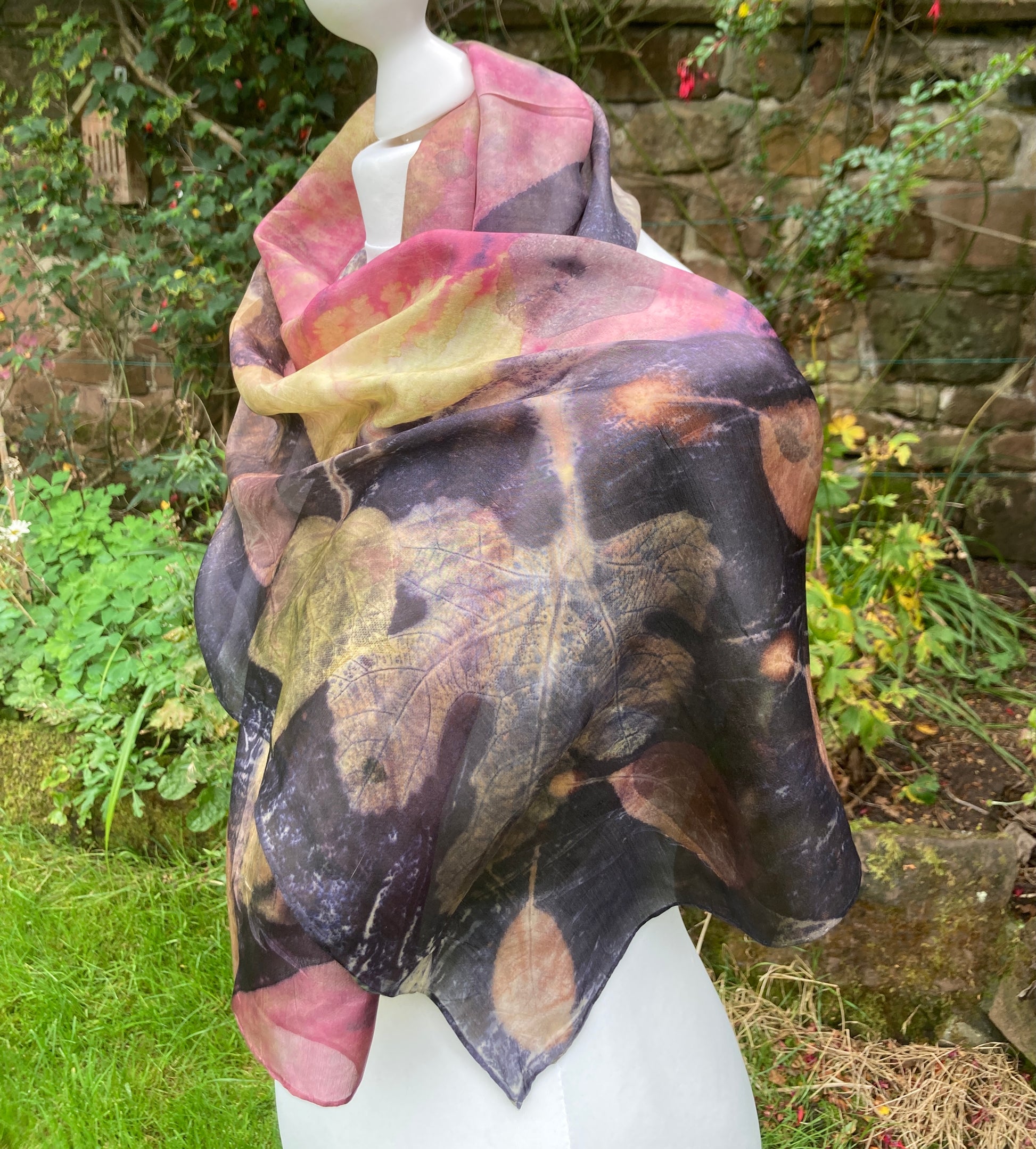 Silk scarf with three dyes, catalpa, fig and cotinus leaves [SC110] image 3