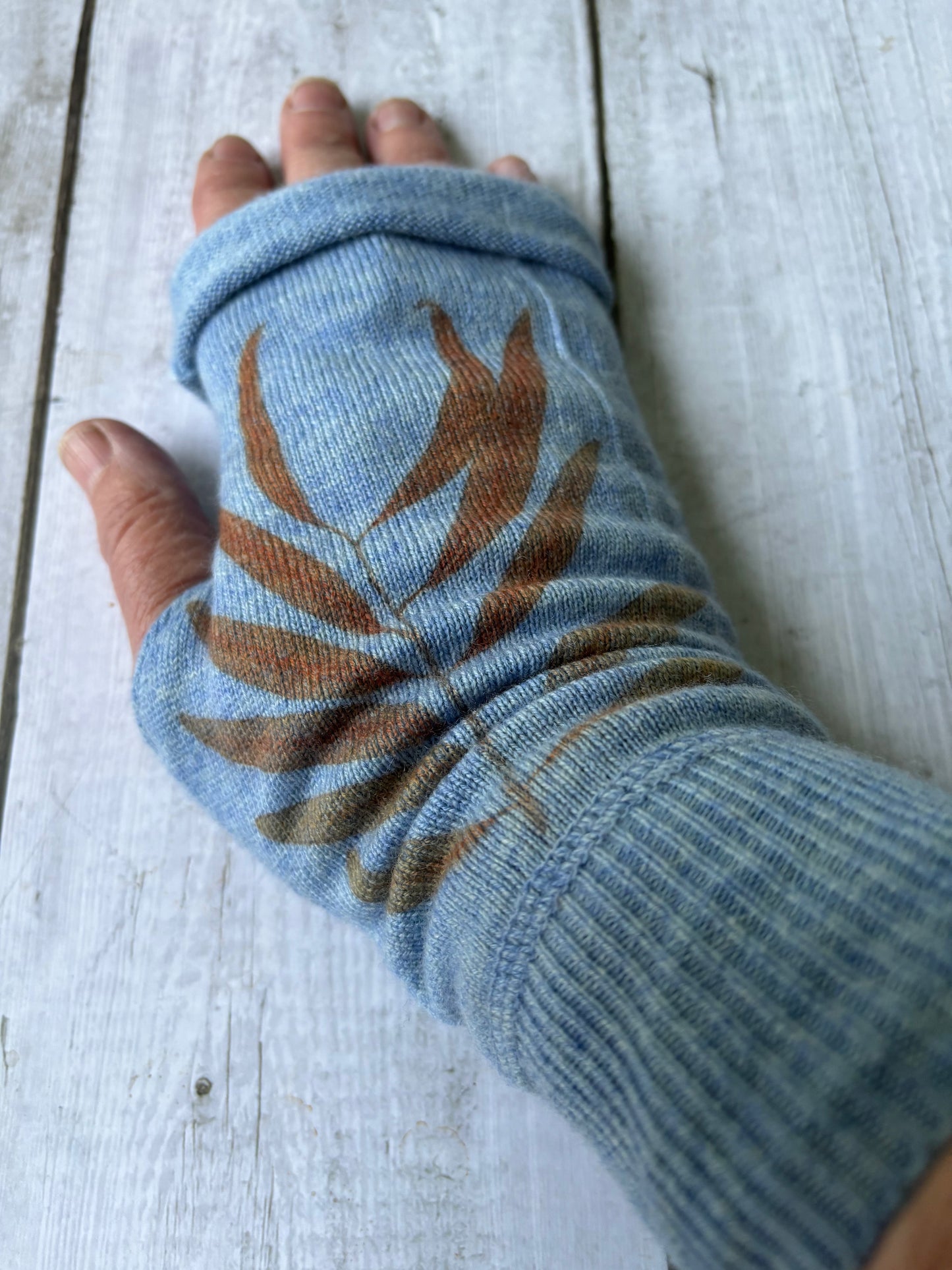 Blue merino & cashmere fingerless mitts [GLV16]