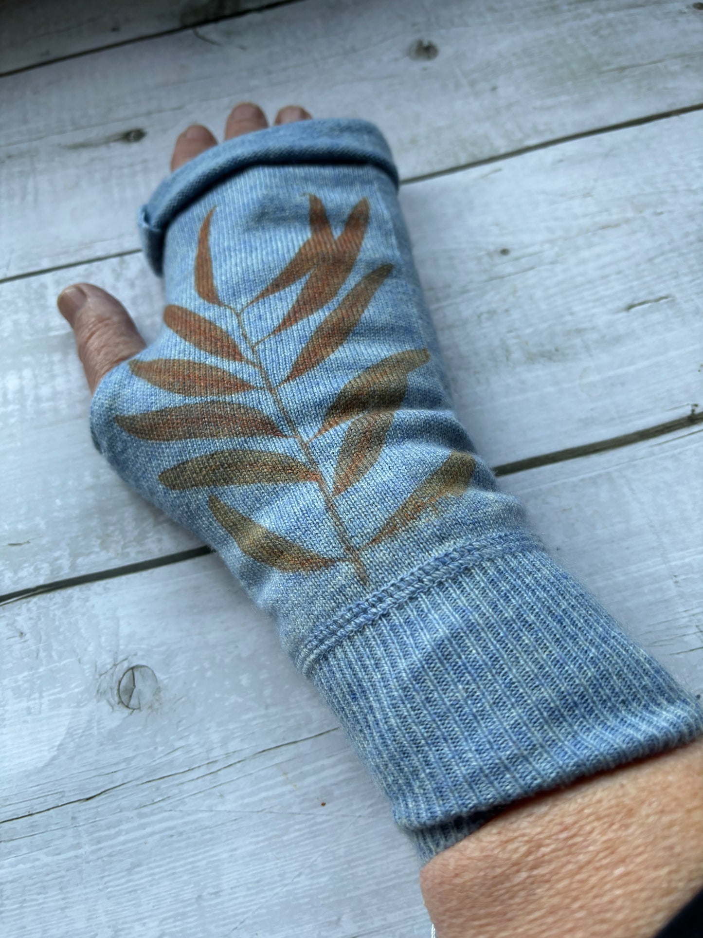 Blue merino & cashmere fingerless mitts [GLV16]