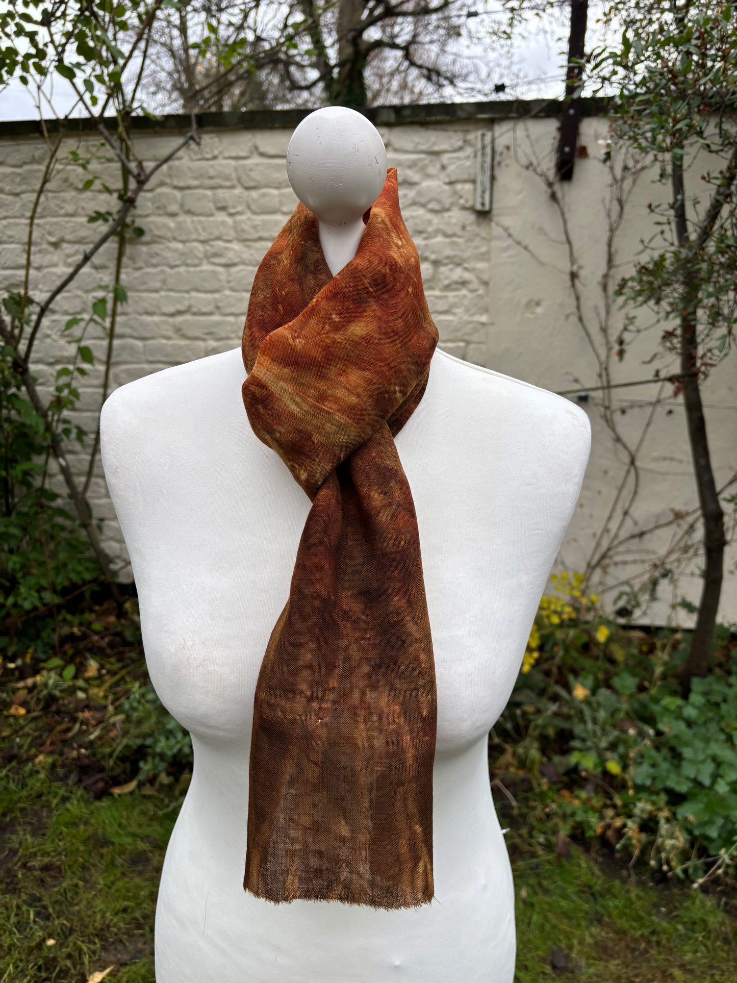 Fine wool etamine scarf printed with onion skins [SC313]